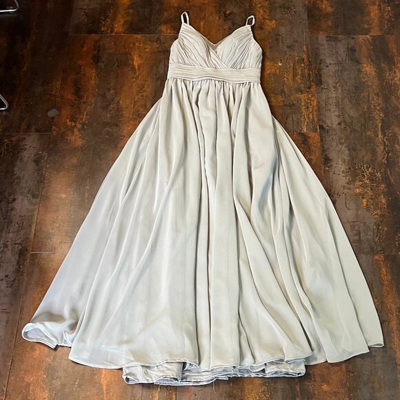 Kleinfeld Double-Lined Platinum Bridesmaid/Prom Gown with Rhinestone Trim Size 2 - Picture 7 of 13